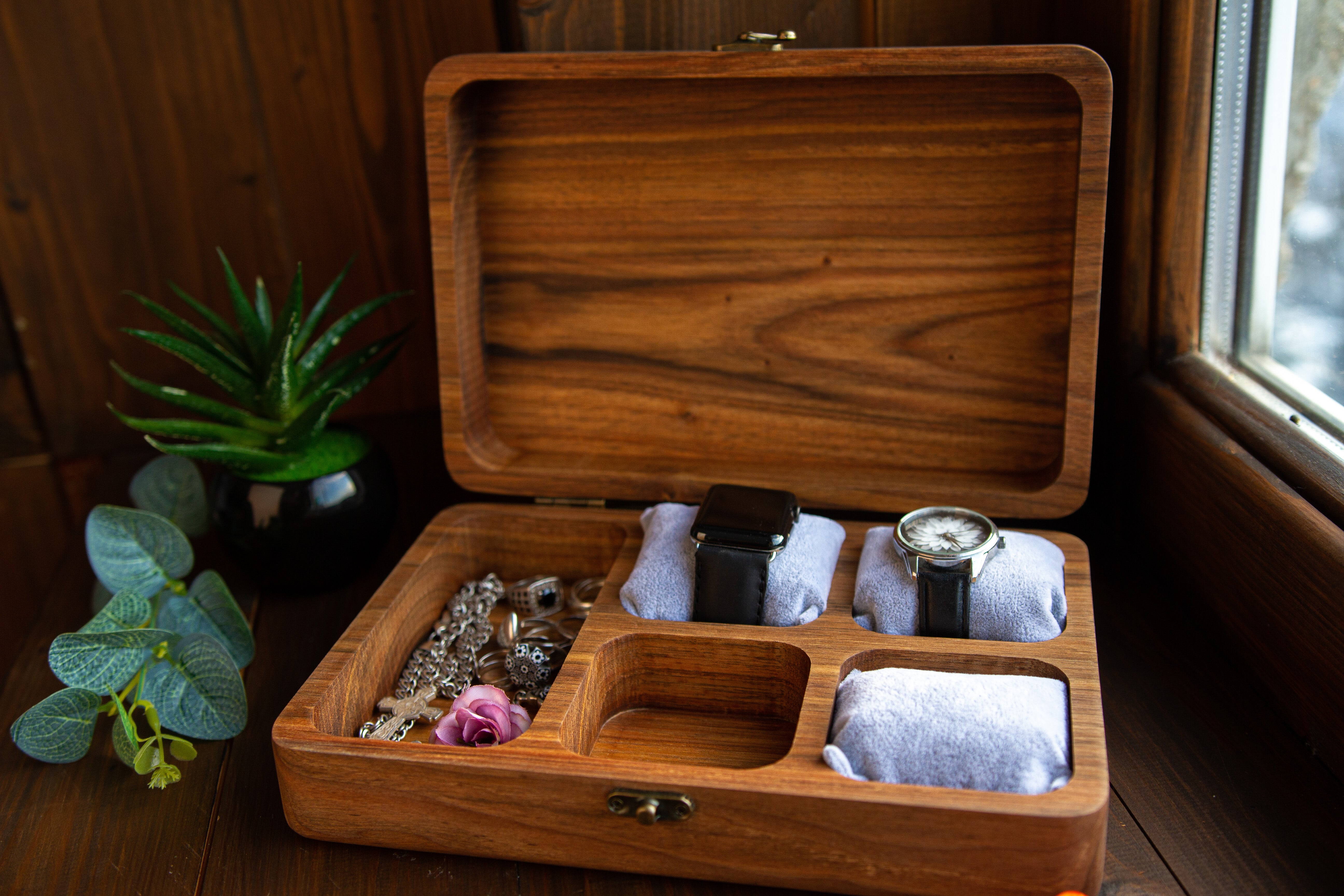 Personalized wooden watch box – WorkShopBeaver